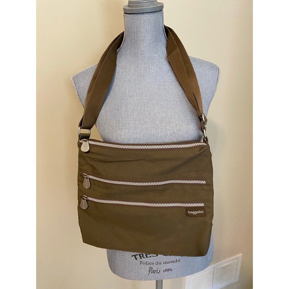 Baggallini Olive Green Crossbody Bag with Multiple Pockets s12a